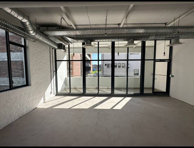628M² OFFICE TO LET IN SALT RIVER